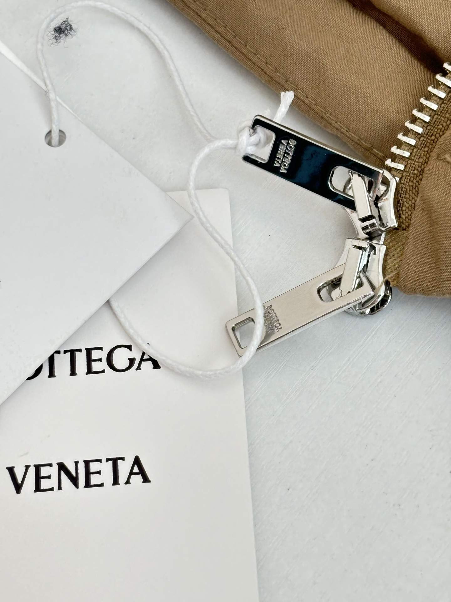 Finest Bottega Veneta Frosted Poplin Puffer Replica Gilet - Image 7