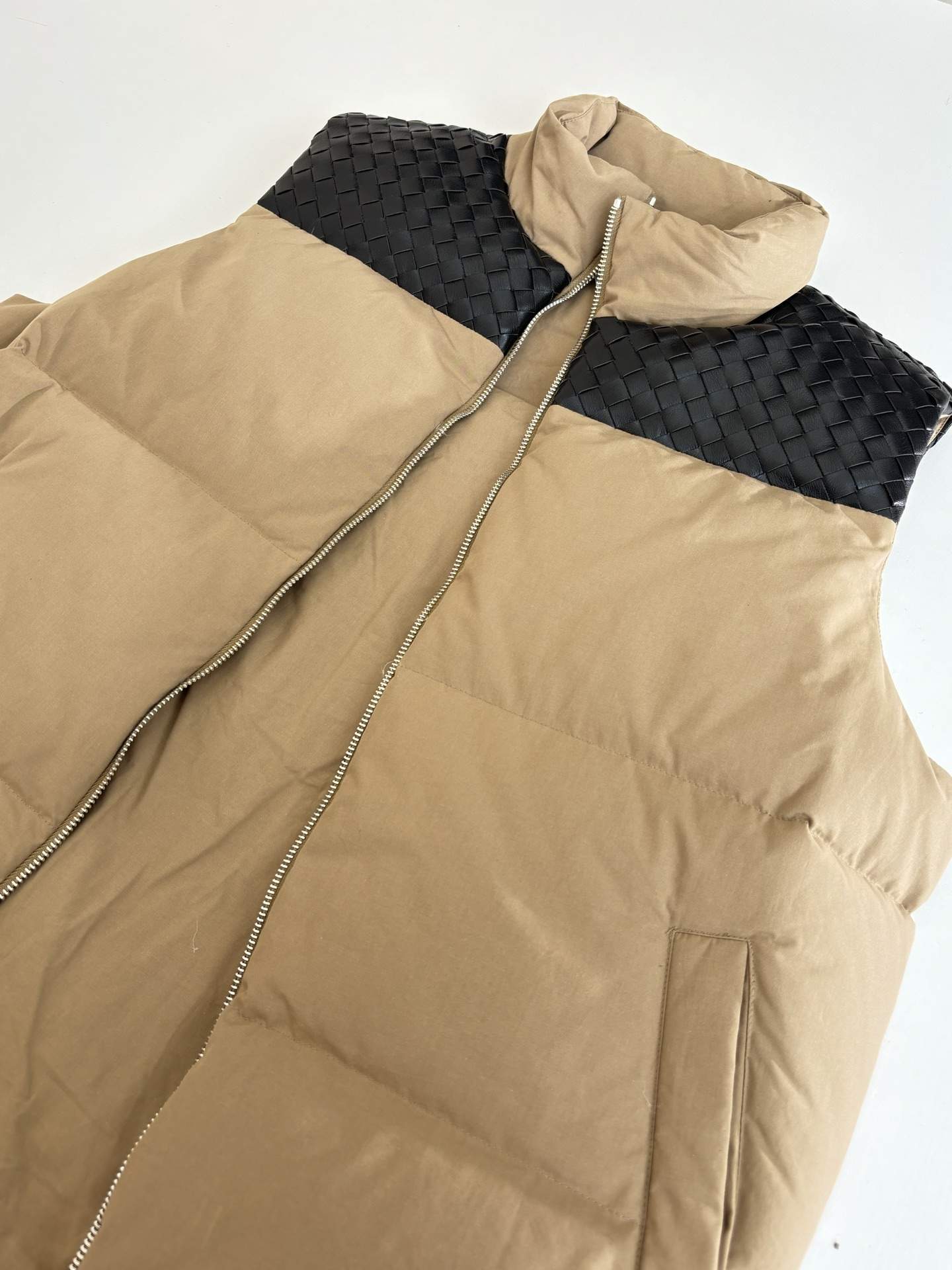 Finest Bottega Veneta Frosted Poplin Puffer Replica Gilet - Image 4
