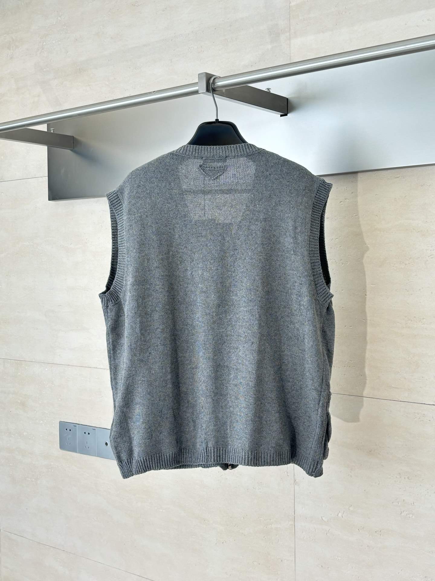 Elite Prada Flap-pocket Shetland Wool Replica Vest - Image 2