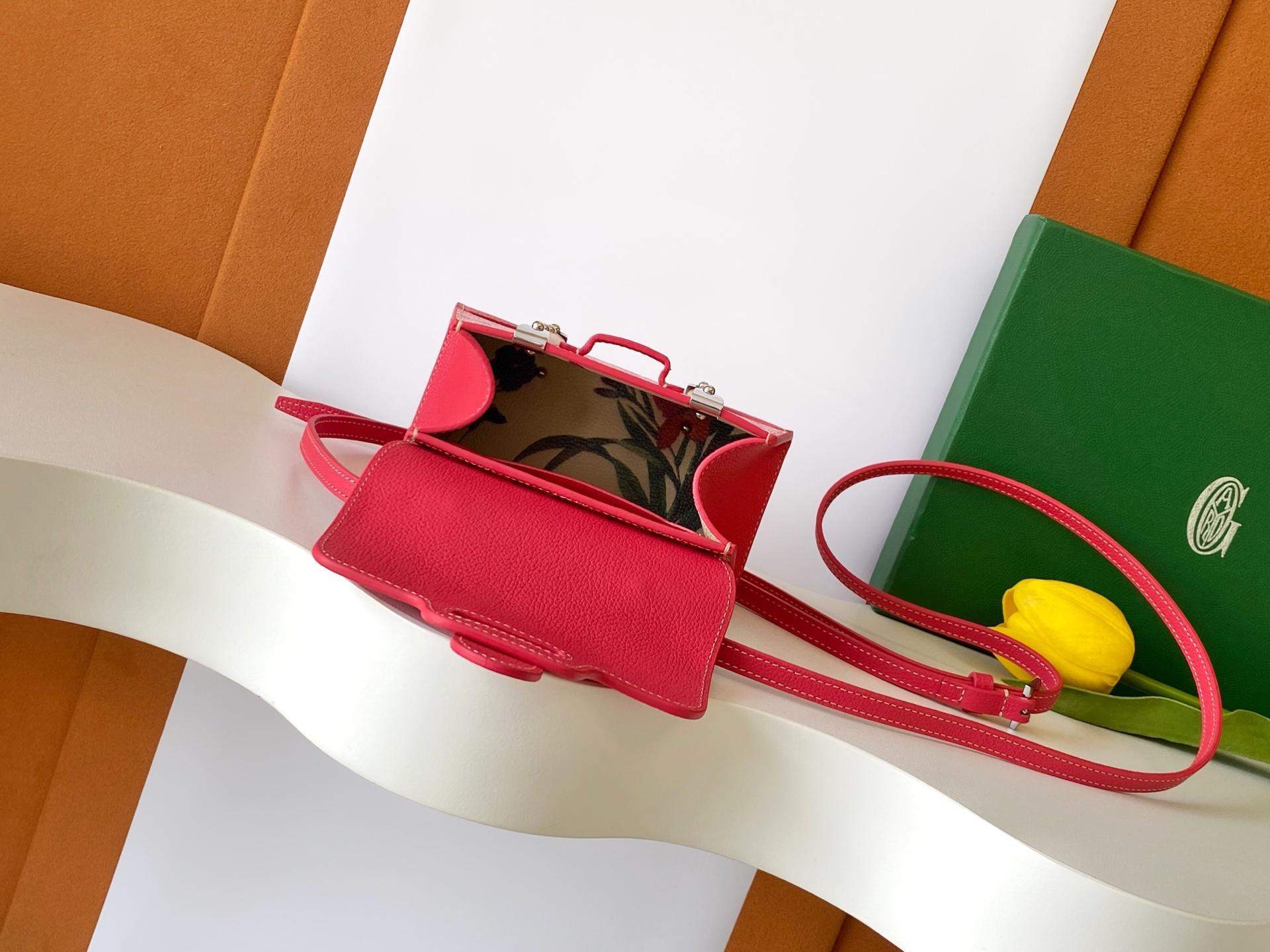 Luxury Replica Goyard Saigon Structure Nano Bag - Image 5