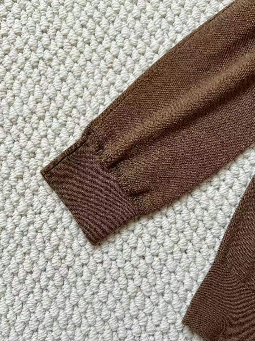 Top Grade Loro Piana Buttonless Replica Polo-shirt - Image 10