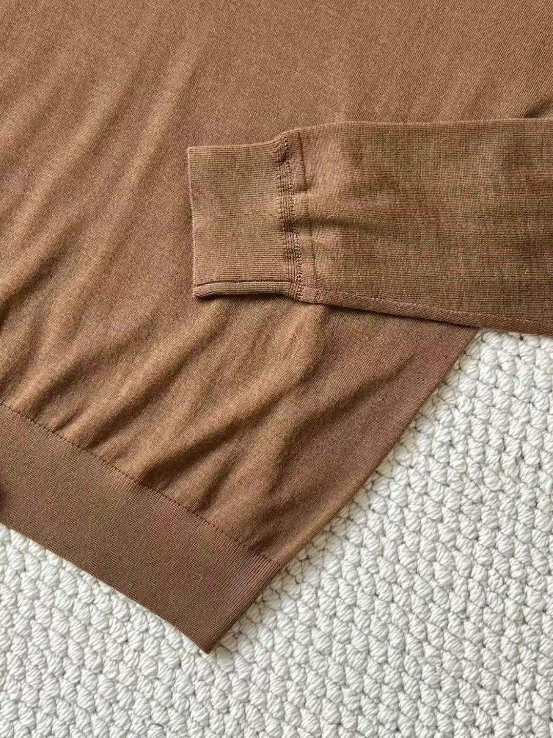 Top Grade Loro Piana Buttonless Replica Polo-shirt - Image 9