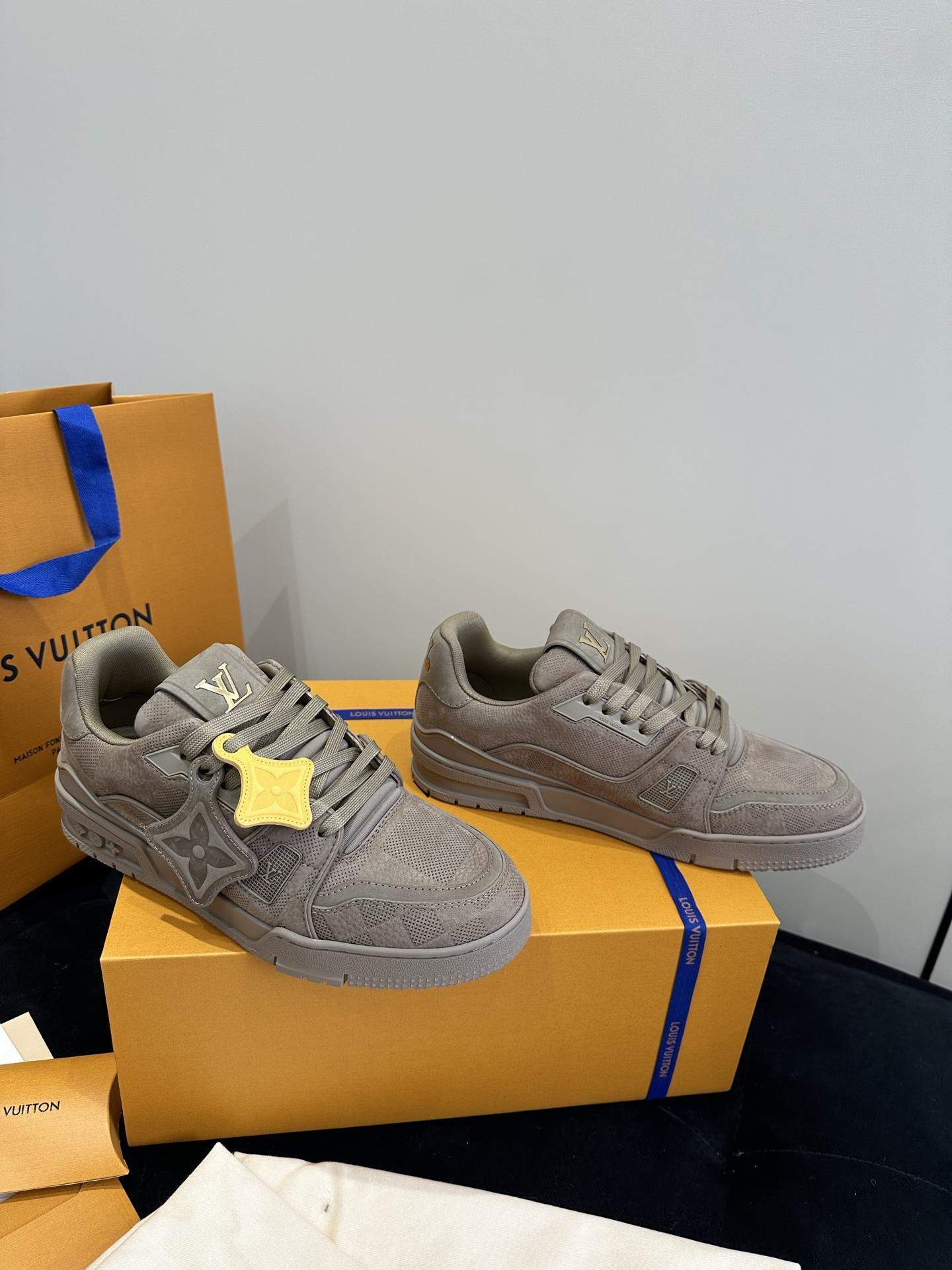 Luxury Louis Vuitton LV Trainer Replica Sneaker - Image 4