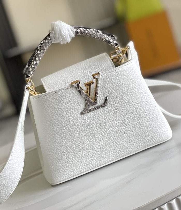 Deluxe Louis Vuitton Capucines Mini Replica Bag
