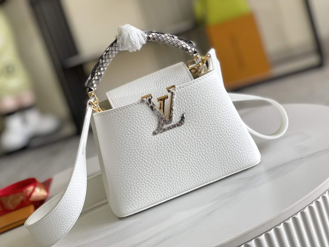 Deluxe Louis Vuitton Capucines Mini Replica Bag