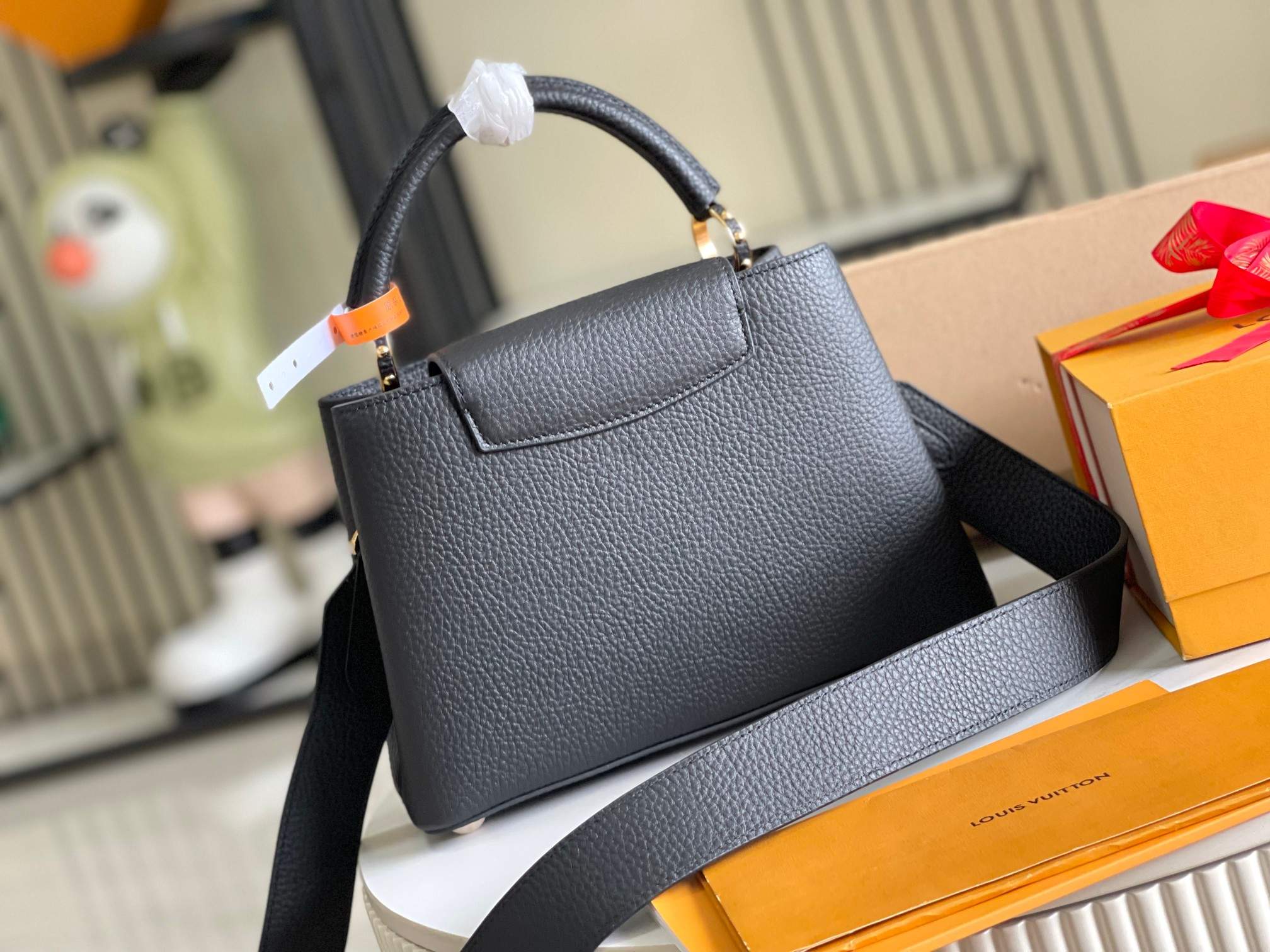 Superior Louis Vuitton Capucines BB Replica Bag - Image 2