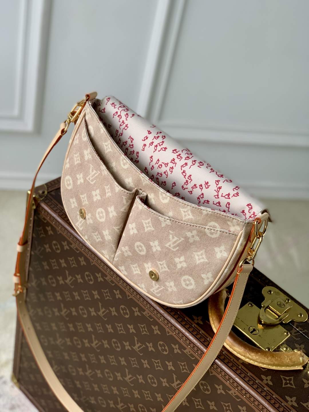 Luxury Replica Louis Vuitton Escape - Image 4