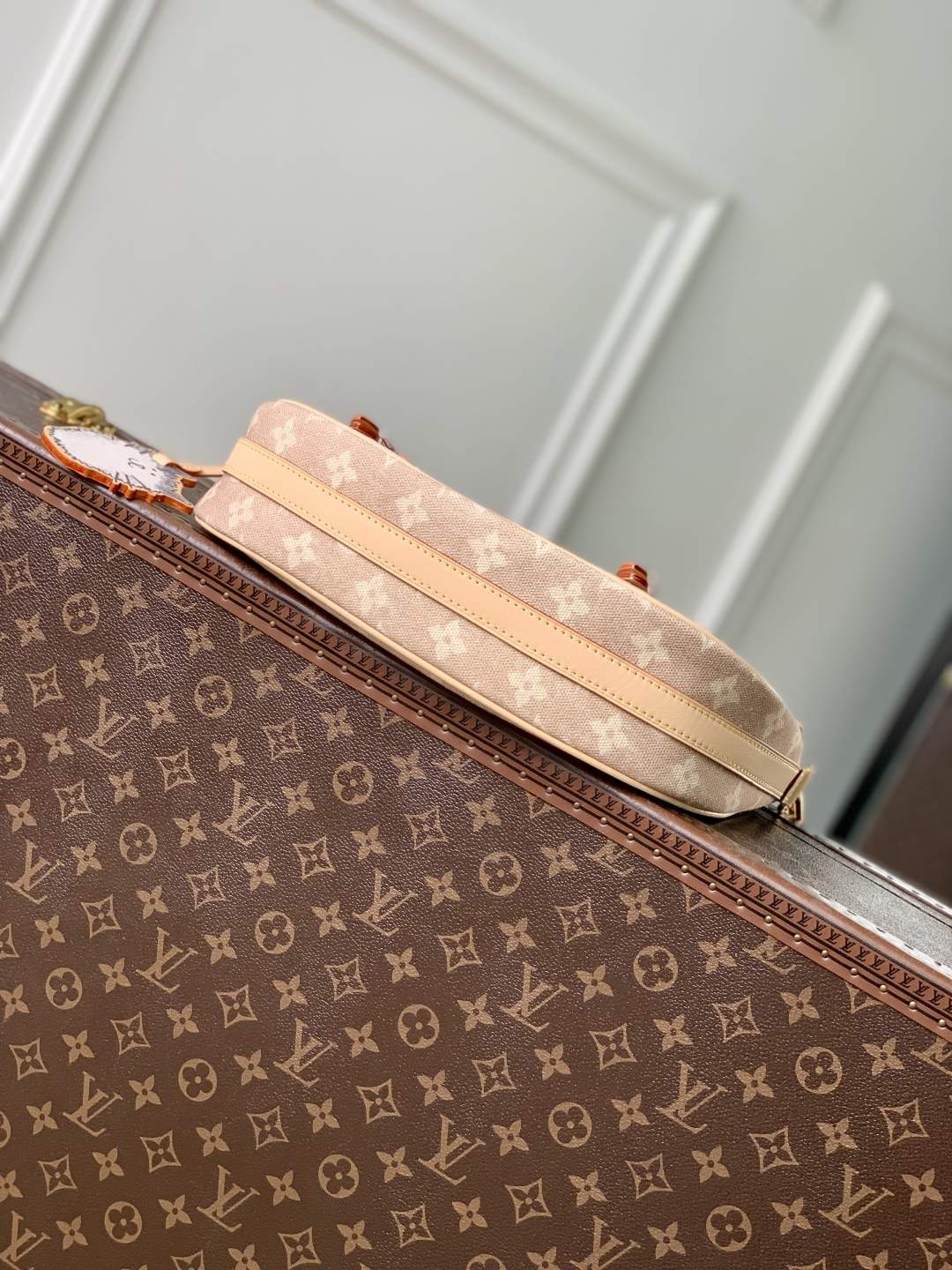 Luxury Replica Louis Vuitton Escape - Image 5