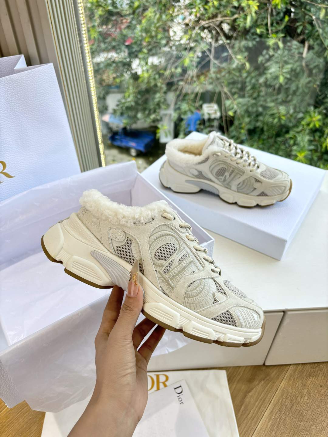 Deluxe Christian DiorAlps Dior Chrono Replica Sneaker - Image 3