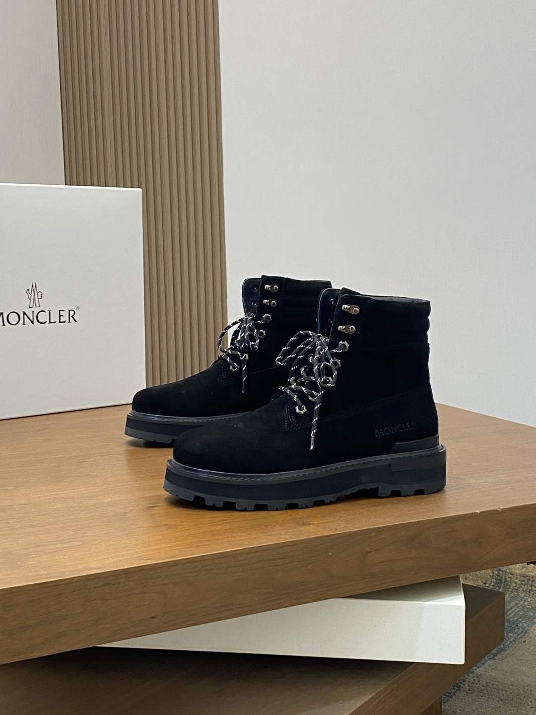 Deluxe Moncler Peka Lace-Up Leather Replica Boots
