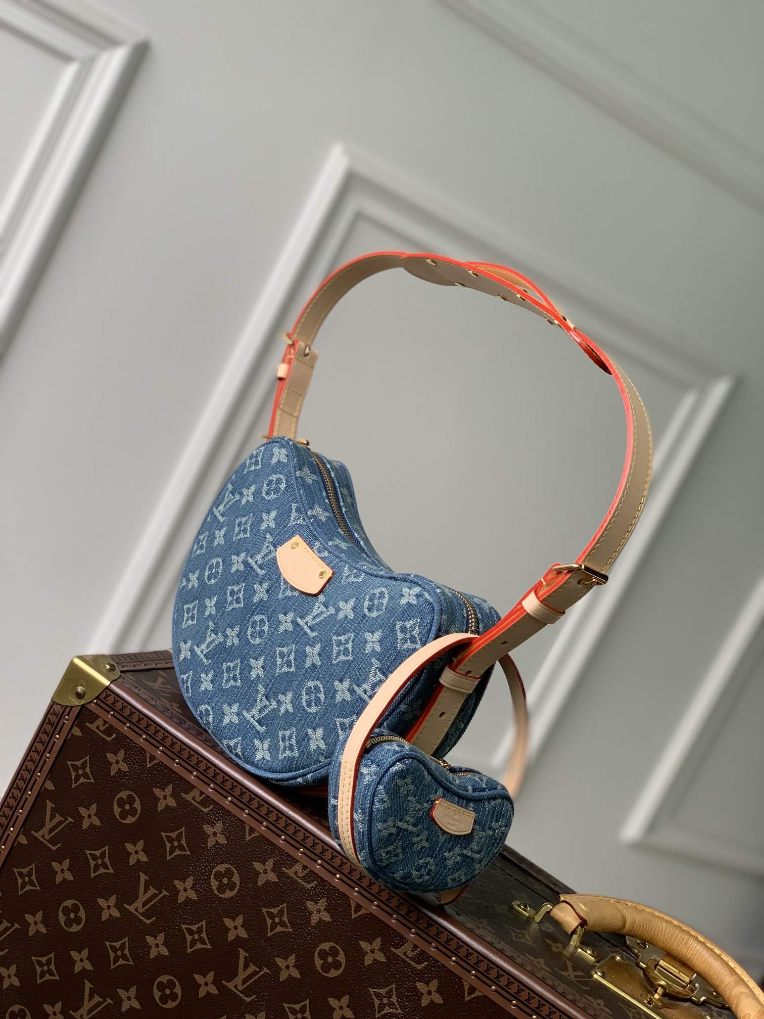 Superior Louis Vuitton Croissant MM Replica Bag - Image 3