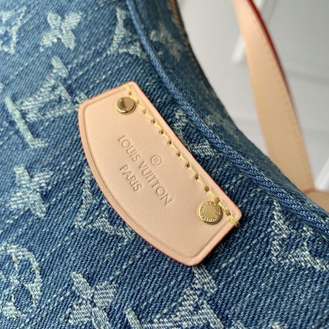 Superior Louis Vuitton Croissant MM Replica Bag - Image 8