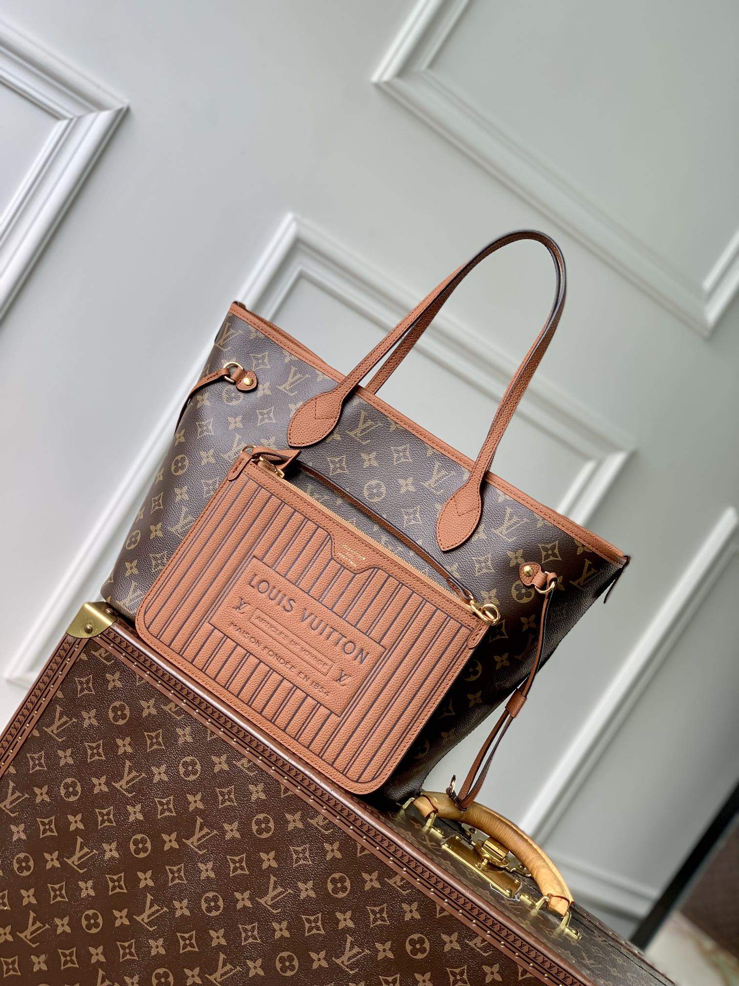 Copy Louis Vuitton Neverfull Inside Out MM Replica Bag - Image 2
