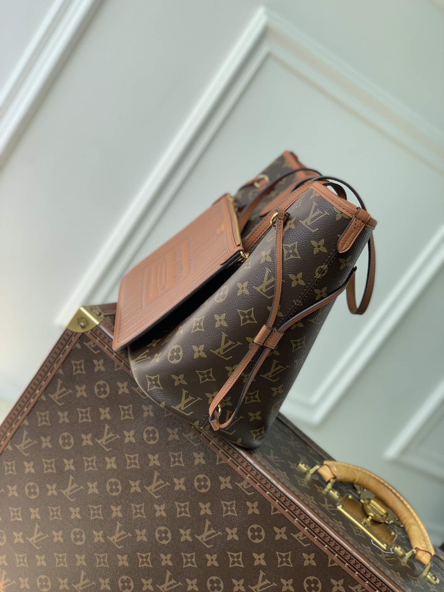 Copy Louis Vuitton Neverfull Inside Out MM Replica Bag - Image 4