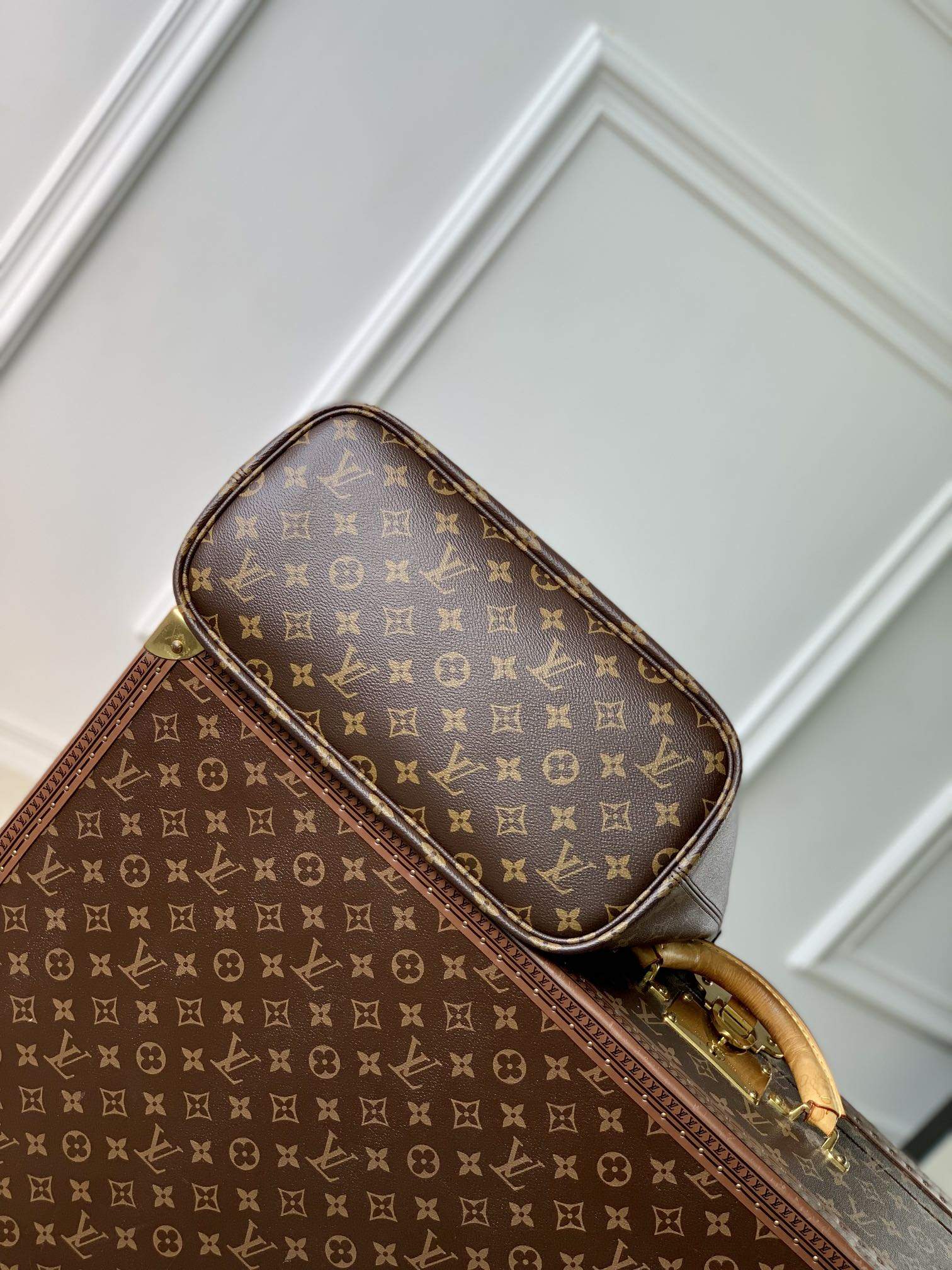 Copy Louis Vuitton Neverfull Inside Out MM Replica Bag - Image 7