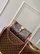 Exact Copy Louis Vuitton Replica Pochette Tirette