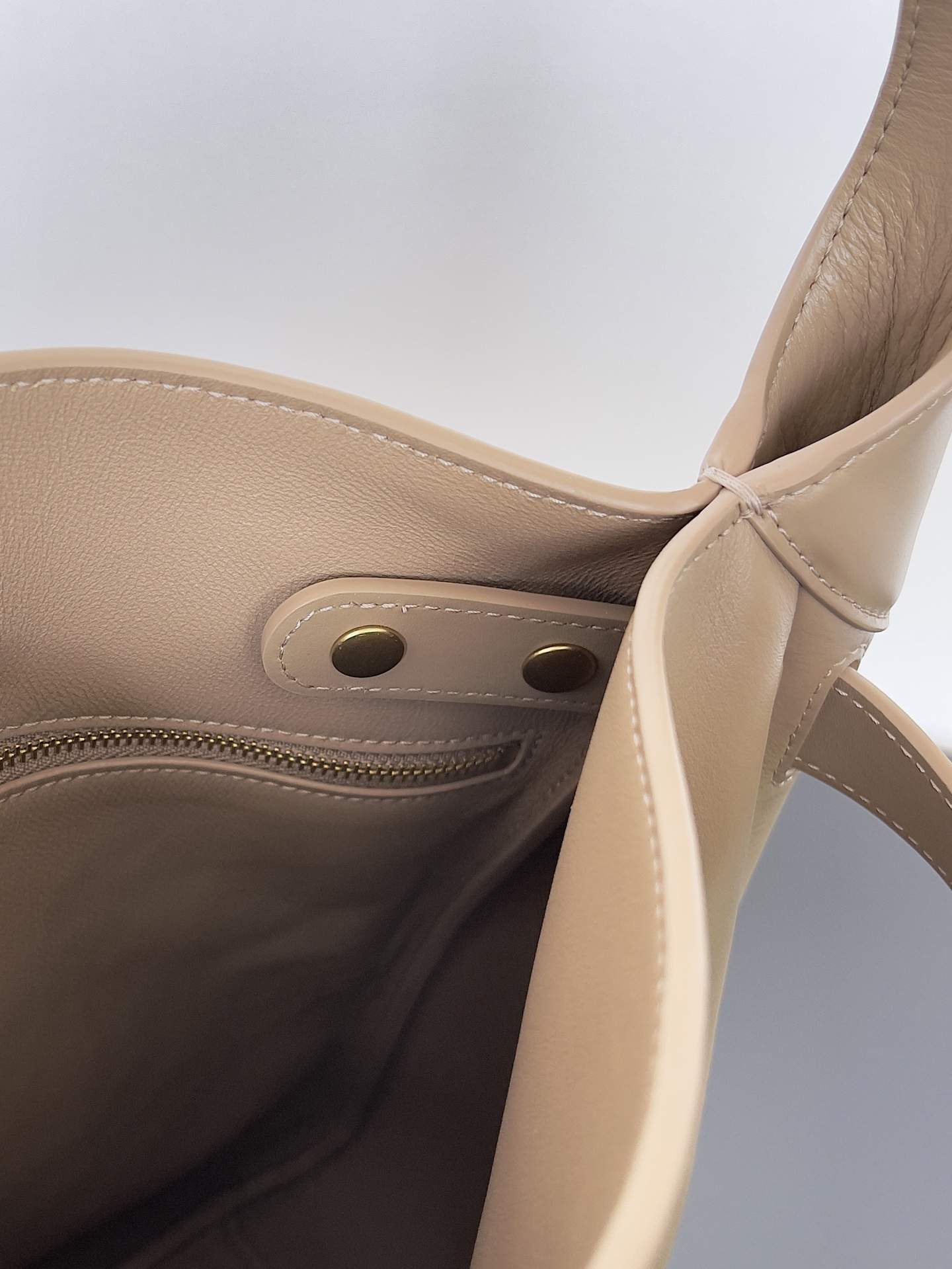 Superior Balenciaga Bel Air Replica Hobo Bag With Gold Hardware - Image 5