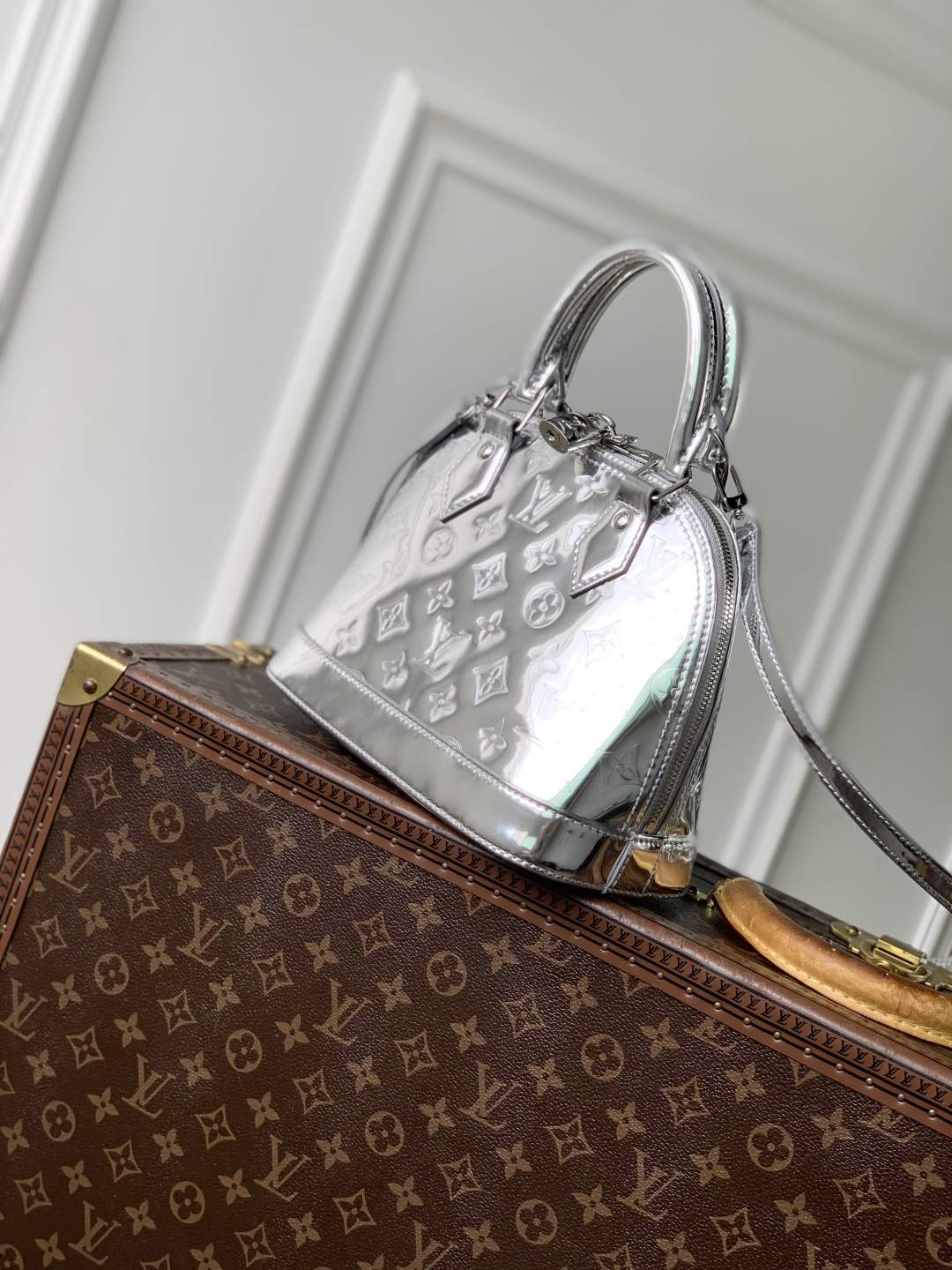 Finest Louis Vuitton Alma BB Replica Bag - Image 3