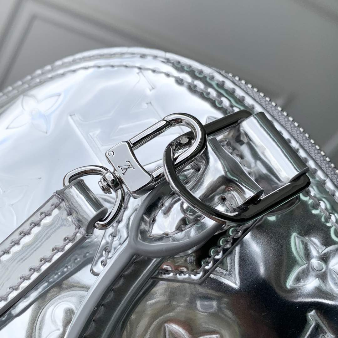 Finest Louis Vuitton Alma BB Replica Bag - Image 6