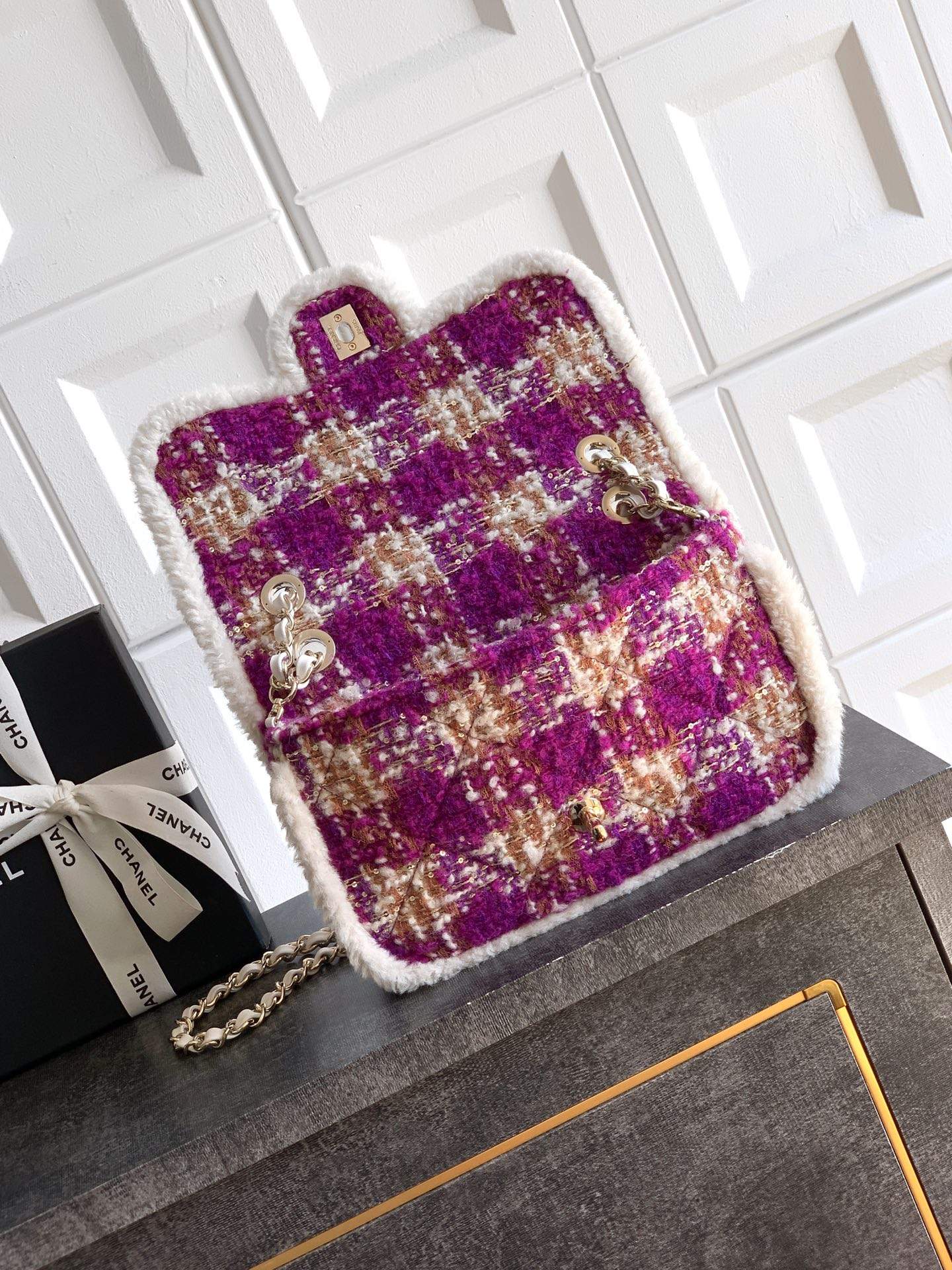 Elite Tweed And Shearling Lambskin Replica Large Flap Bag - Image 5