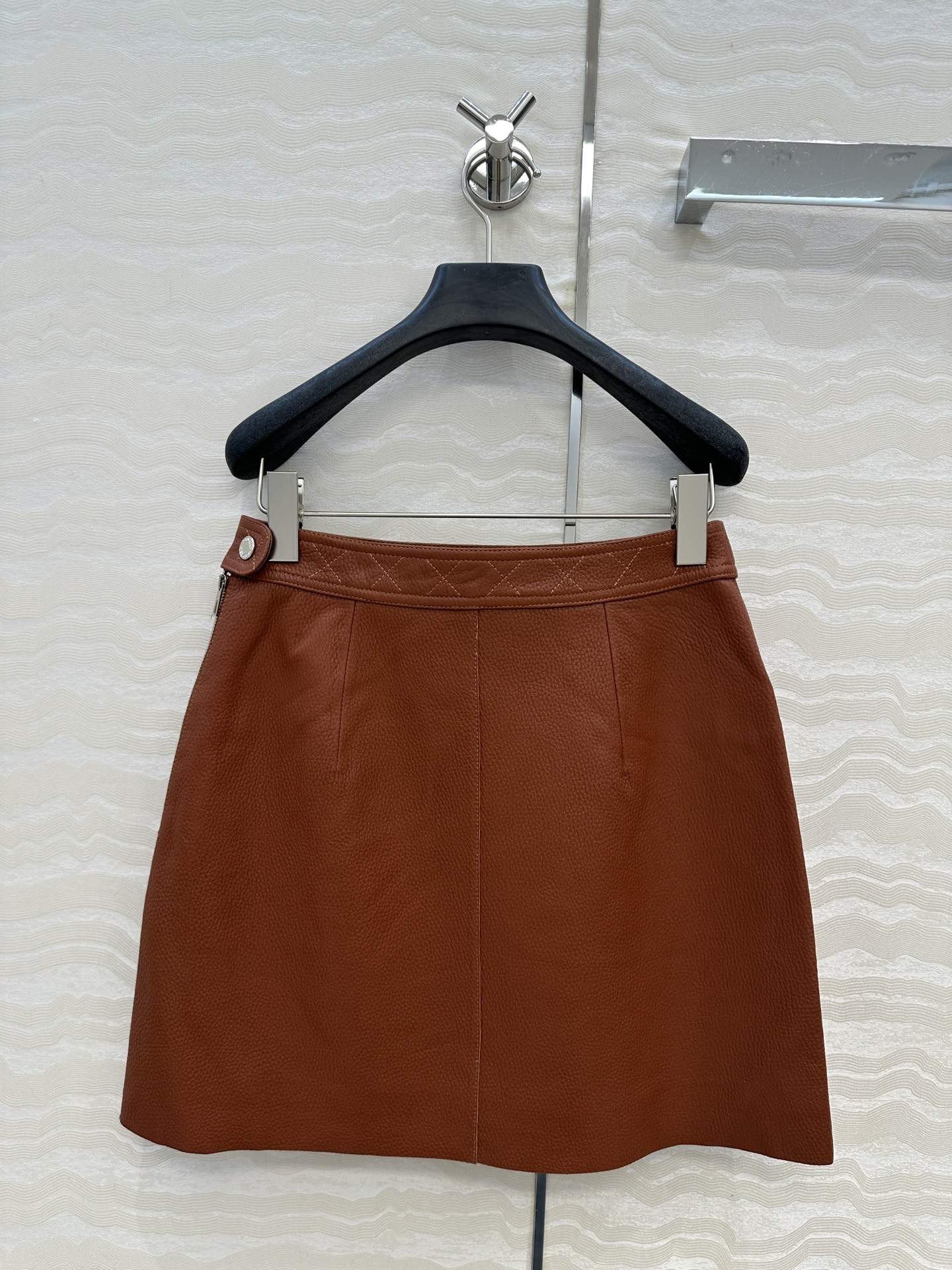 Superior Hermes Replica Miniskirt With Quilted Detail - Image 2
