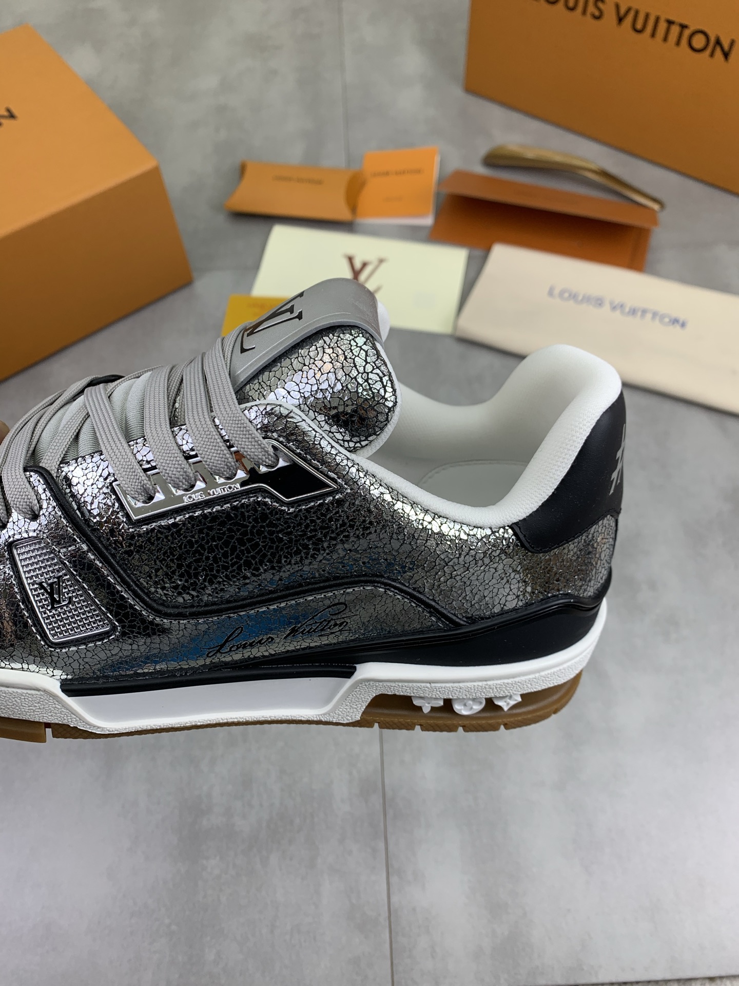 Luxury Replica Louis Vuitton LV Trainer Sneaker - Image 7