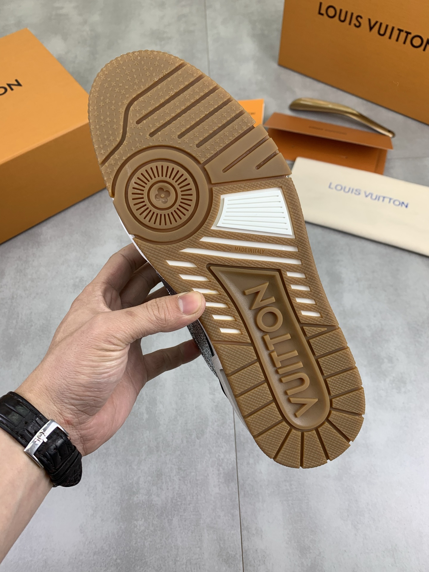 Luxury Replica Louis Vuitton LV Trainer Sneaker - Image 9