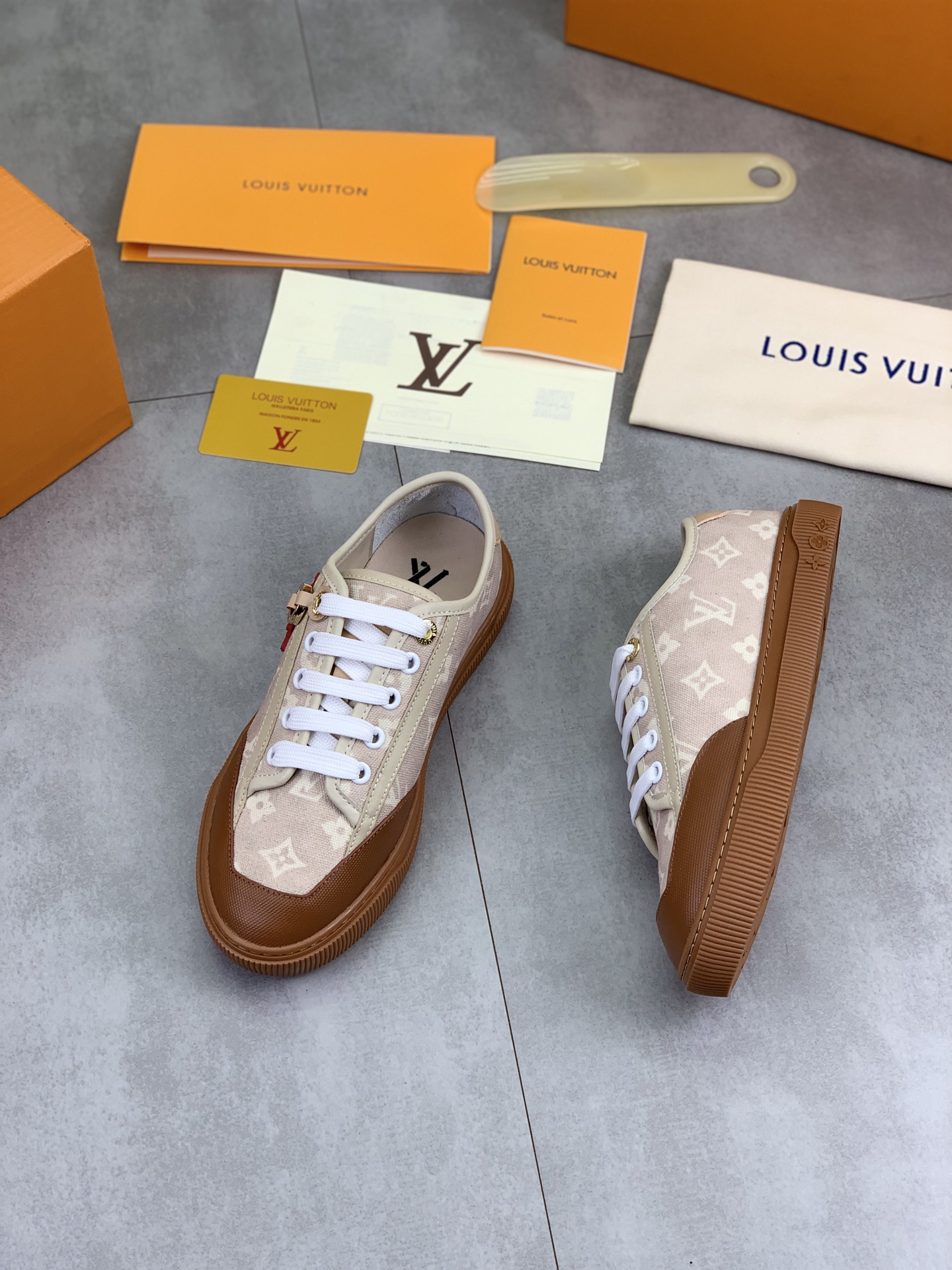 Elite Louis Vuitton LV Lagoon Replica Sneaker - Image 3