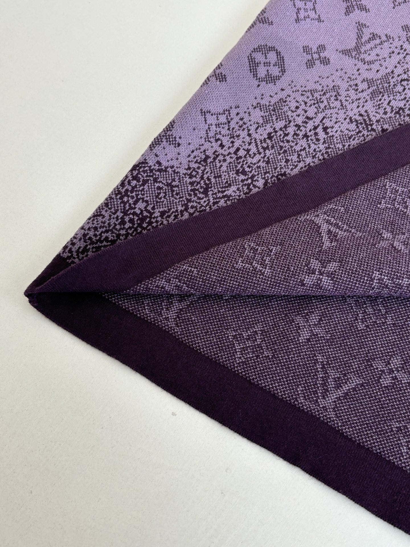 Premium Louis Vuitton Monogram Jacquard Short-Sleeved Crewneck - Image 6