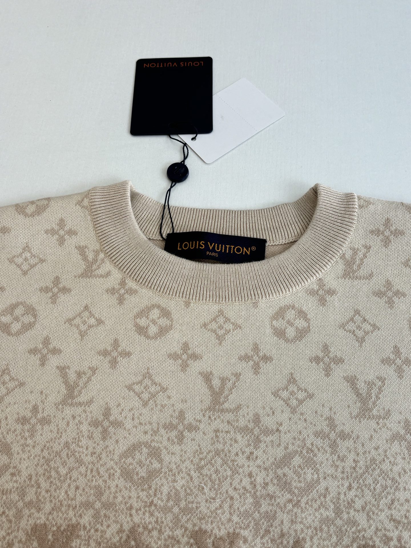 Finest Louis Vuitton Monogram Long-Sleeved Replica Crewneck - Image 4