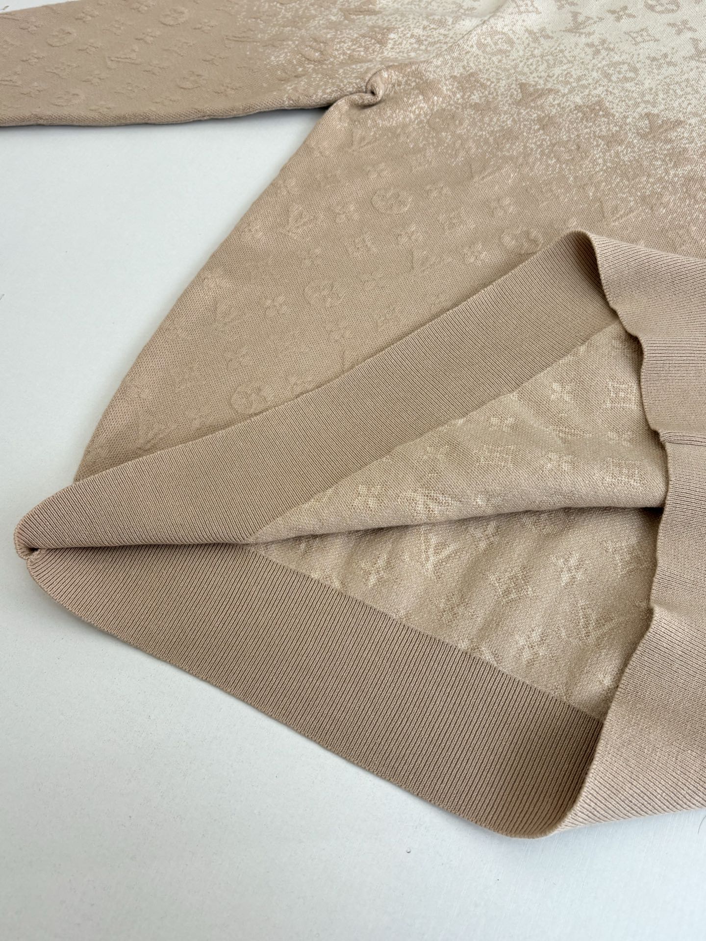 Finest Louis Vuitton Monogram Long-Sleeved Replica Crewneck - Image 5