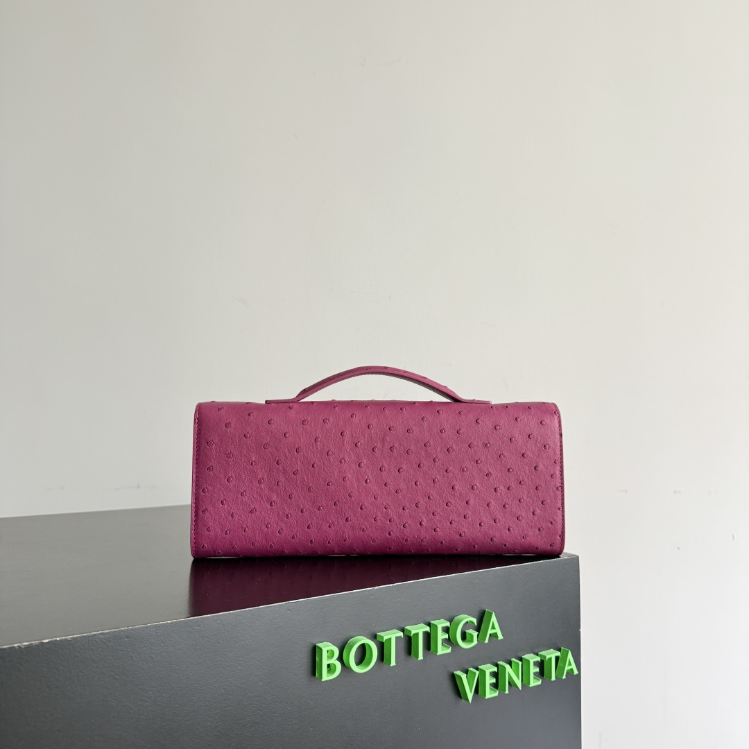Deluxe Bottega Veneta Replica Andiamo Clutch - Image 2