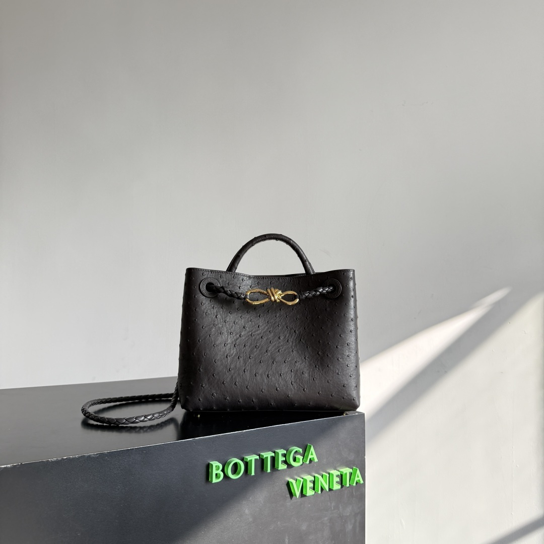 Elite Bottega Veneta Small Andiamo Replica Bag