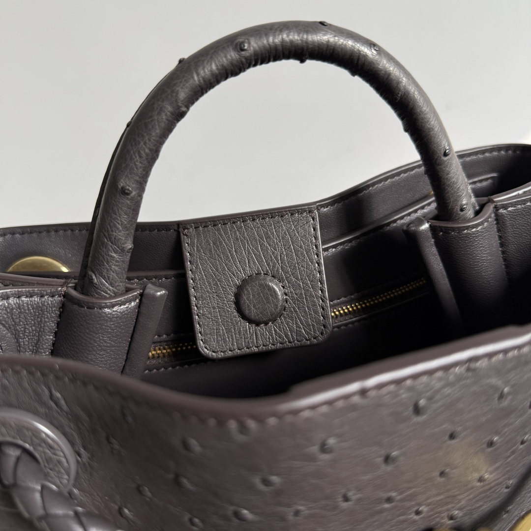 Elite Bottega Veneta Small Andiamo Replica Bag - Image 9