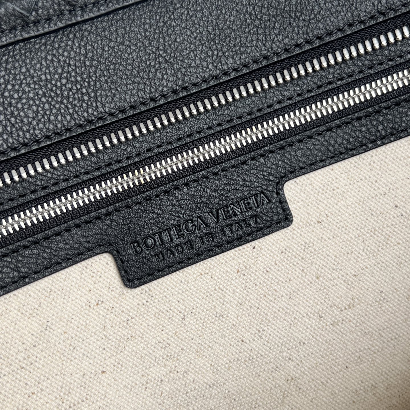 Finest Bottega Veneta Corriere Replica Messenger - Image 8