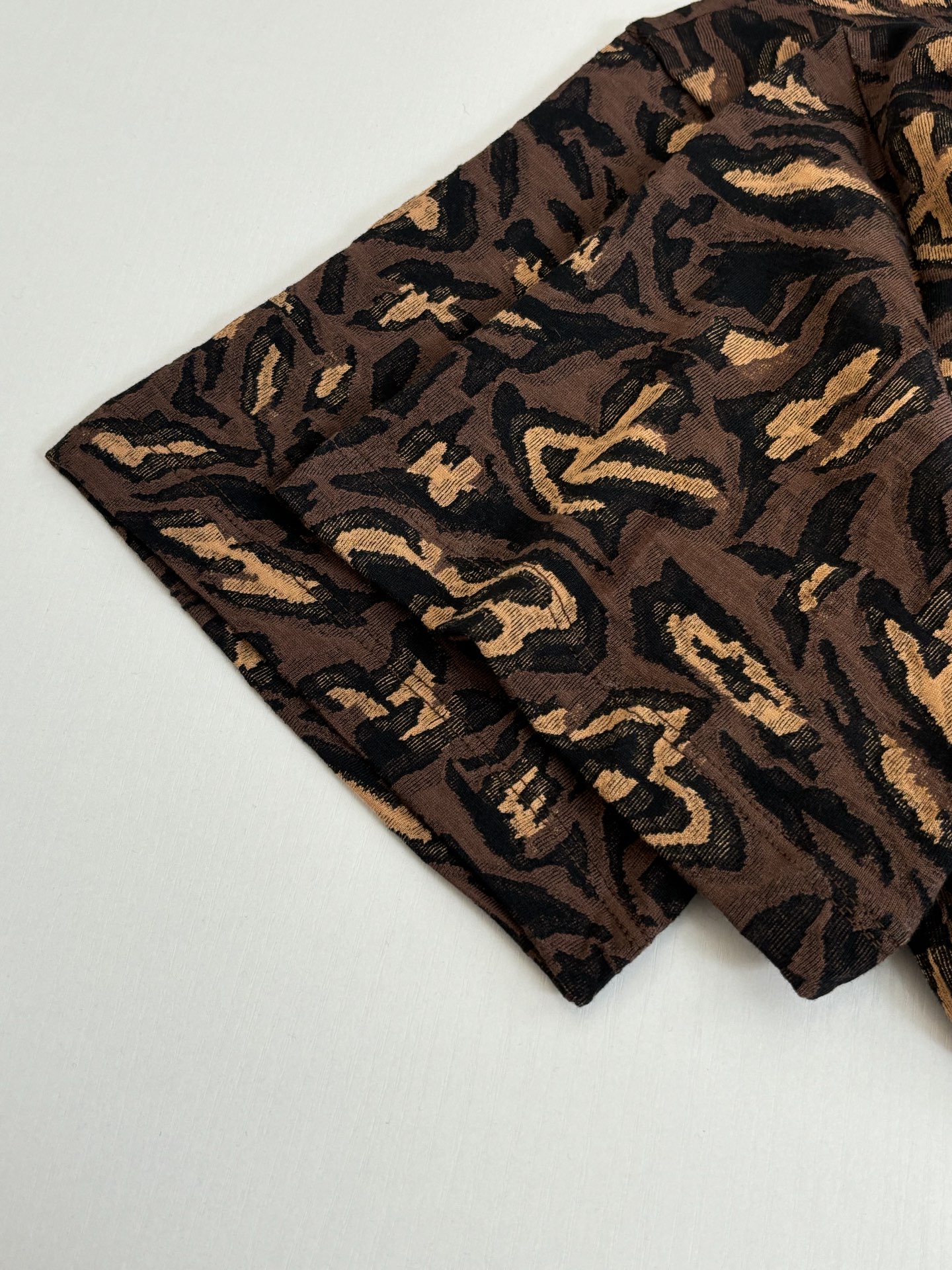 Exclusive Louis Vuitton Jacquard Replica T-Shirt - Image 7