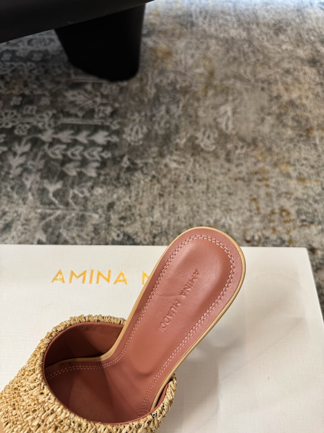 Finest Amina Muaddi Taylor 90 Raffia-Effect Replica Mules - Image 8