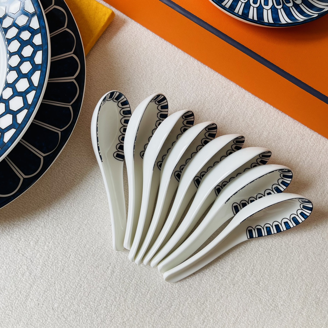 Lux Hermes Bleus d'Ailleurs Porcelain Replica Dinnerware Set - Image 9