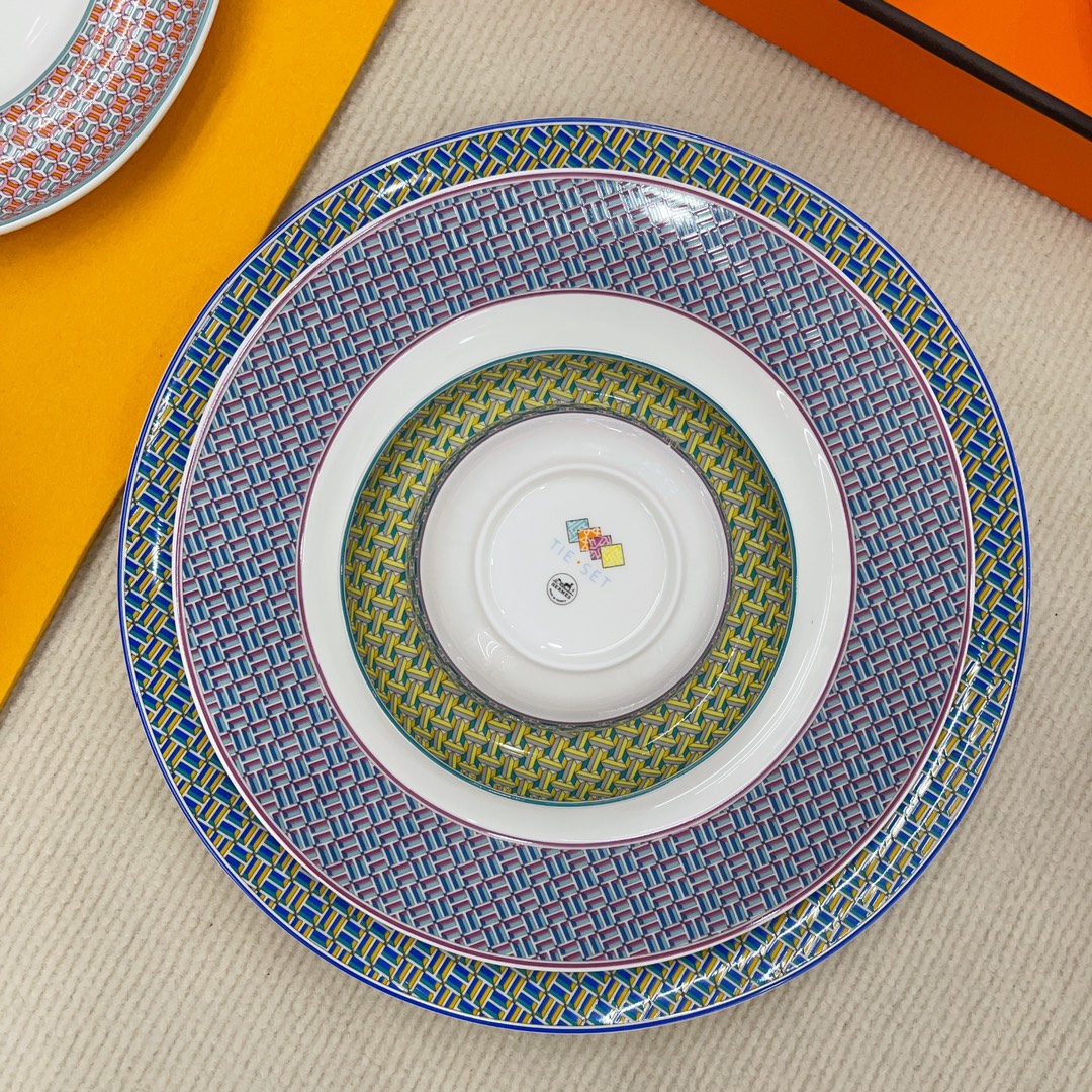 Supreme Hermes Tie Replica Dinnerware Set - Image 8