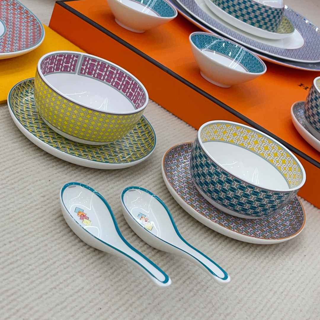 Supreme Hermes Tie Replica Dinnerware Set - Image 9