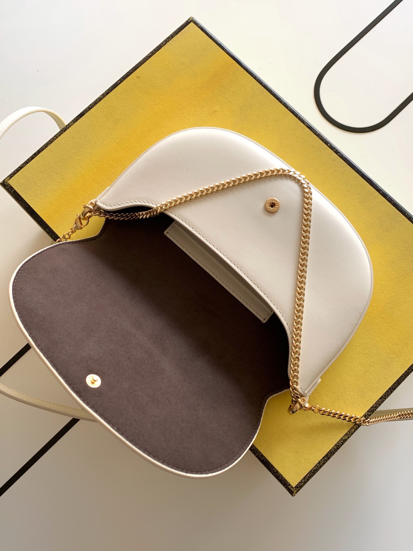 Copy Fendi Fendigraphy Replica Wallet on Chain - Image 5