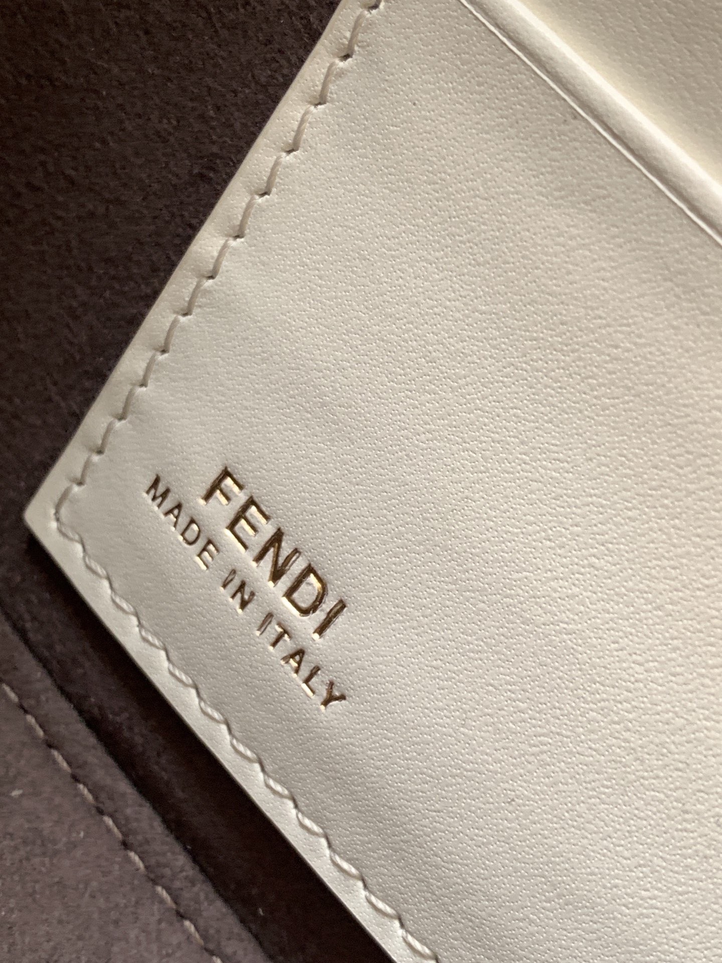 Copy Fendi Fendigraphy Replica Wallet on Chain - Image 8