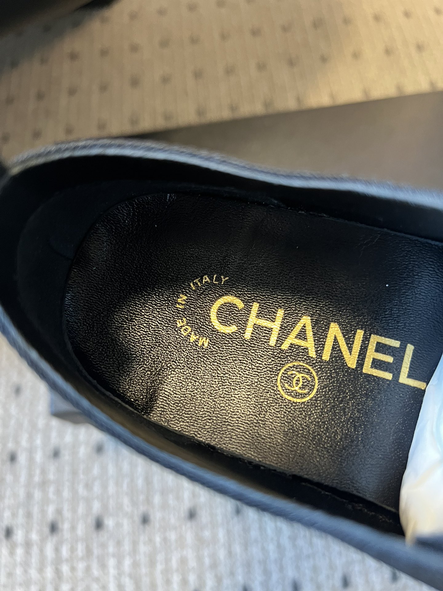 Top Grade Cotton And Lambskin Replica Sneaker - Image 7