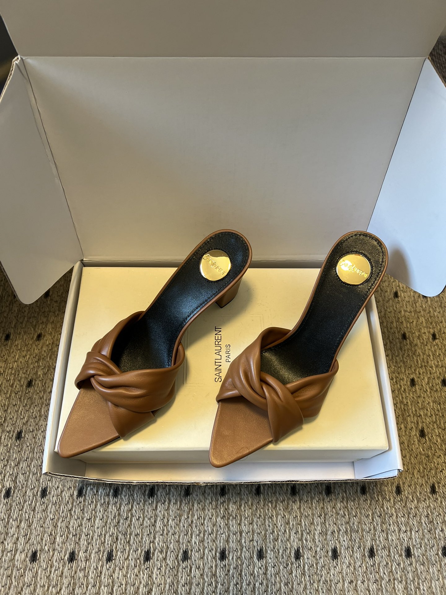 Finest Yves Saint Laurent Franciane Replica Mules - Image 4