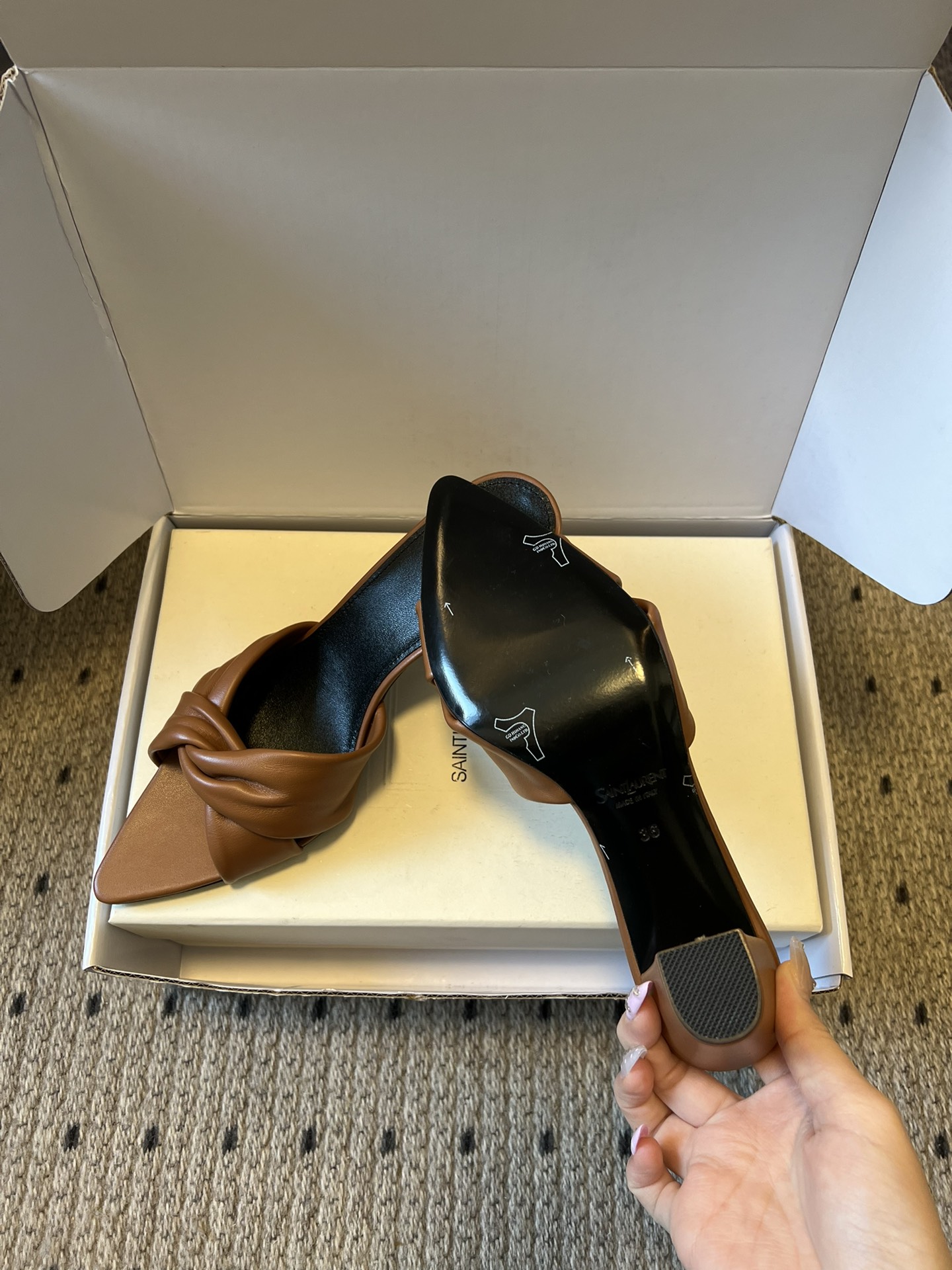 Finest Yves Saint Laurent Franciane Replica Mules - Image 9