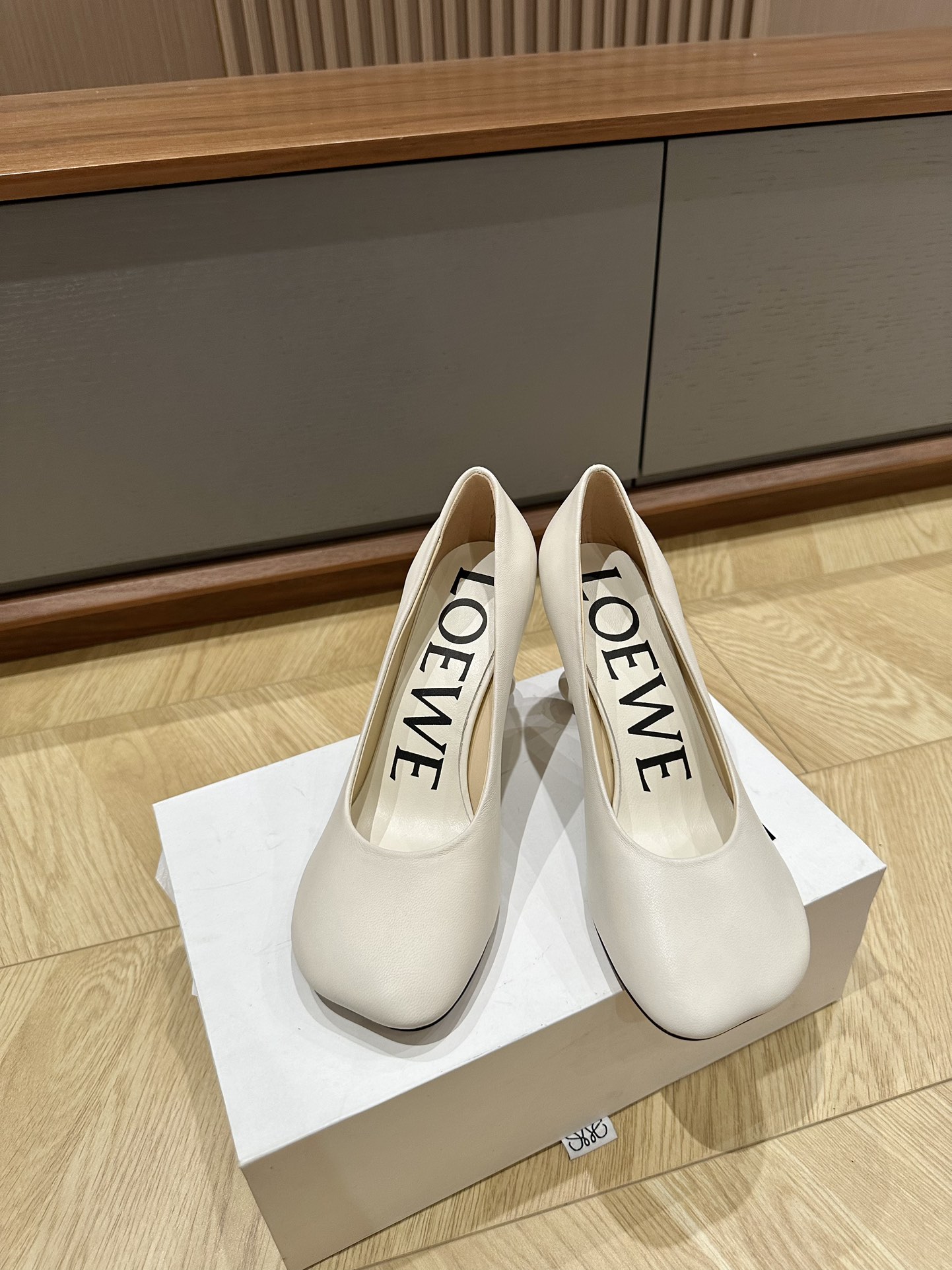 Exact Copy Loewe Toy Replica Pump In Goatskin
