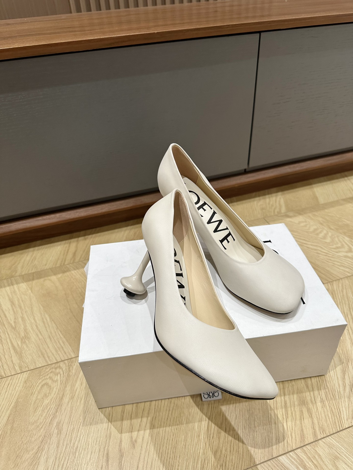 Exact Copy Loewe Toy Replica Pump In Goatskin - Image 3