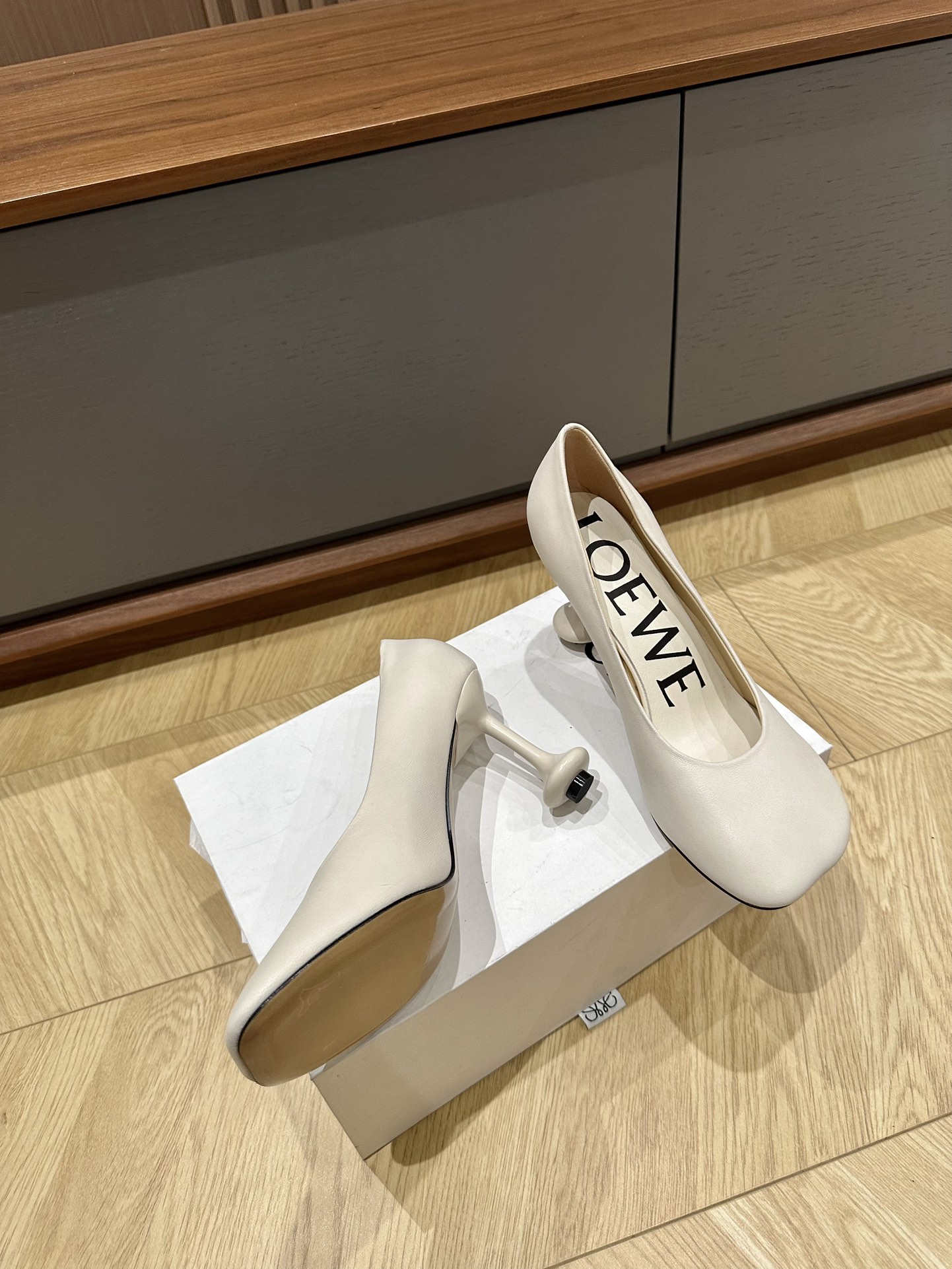 Exact Copy Loewe Toy Replica Pump In Goatskin - Image 8