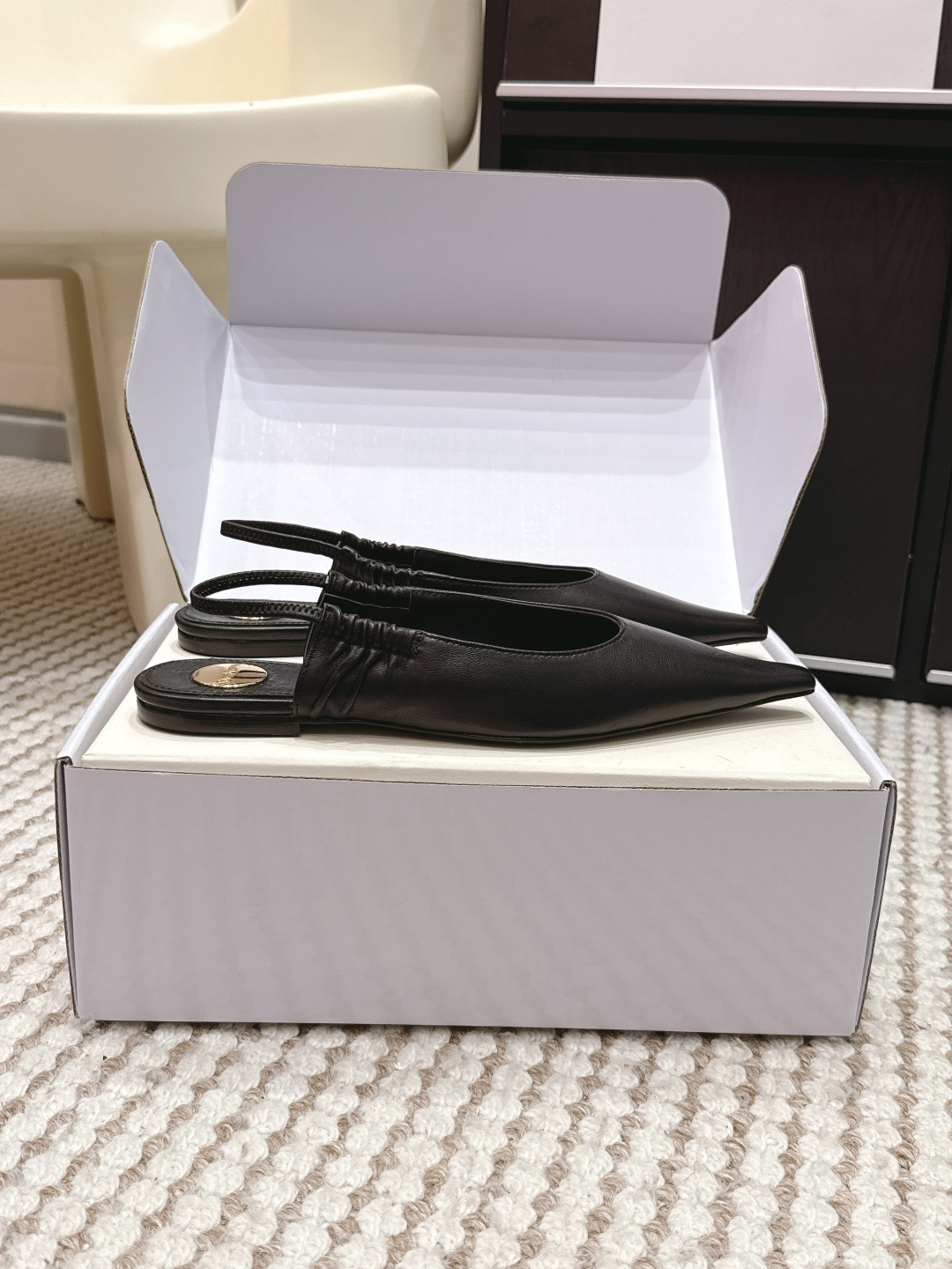 Deluxe YSL Anne-Marie Replica Leather Slingback Flats