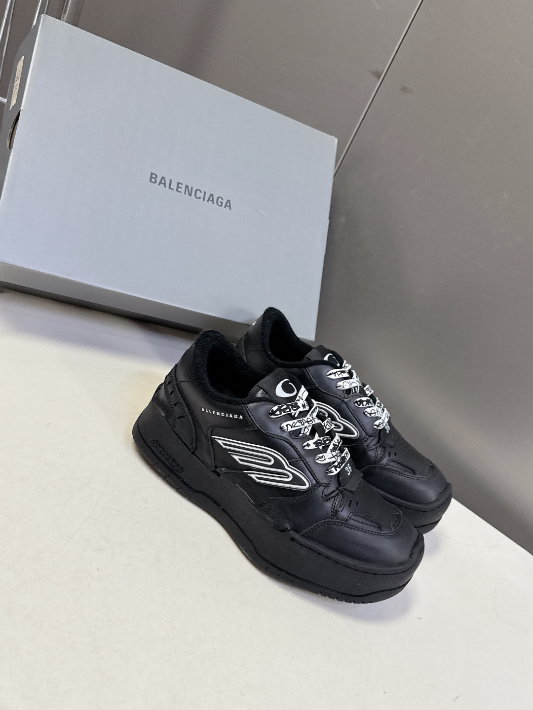 Exclusive Balenciaga Hamptons Platform Replica Sneaker - Image 3